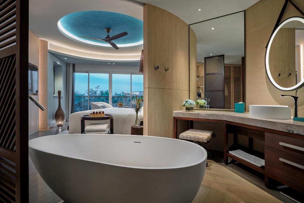 Pullman Phu Quoc Beach Resort — photo 3