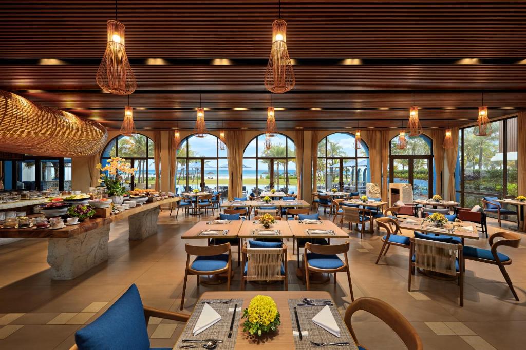 Wyndham Royal Beachfront Resort — photo 5