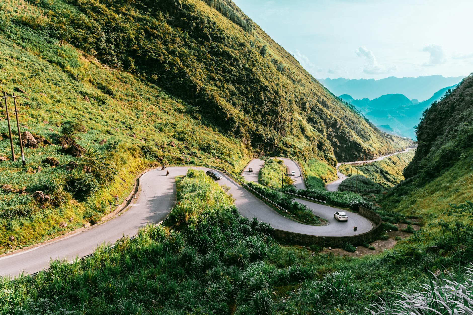 Hanoi to Ha Giang: 3 Routes Compared (Sleeper Bus, Limousine Van, Private Car)